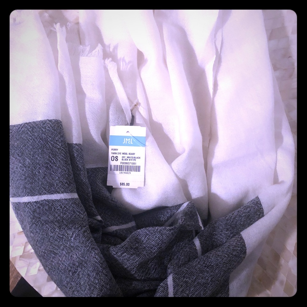 New wool scarf